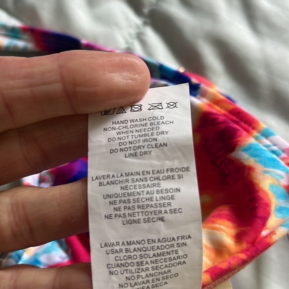 Hobie Chevron Ikat Print Bikini Top, has a wrap around strap & shoulder straps - Picture 11 of 16